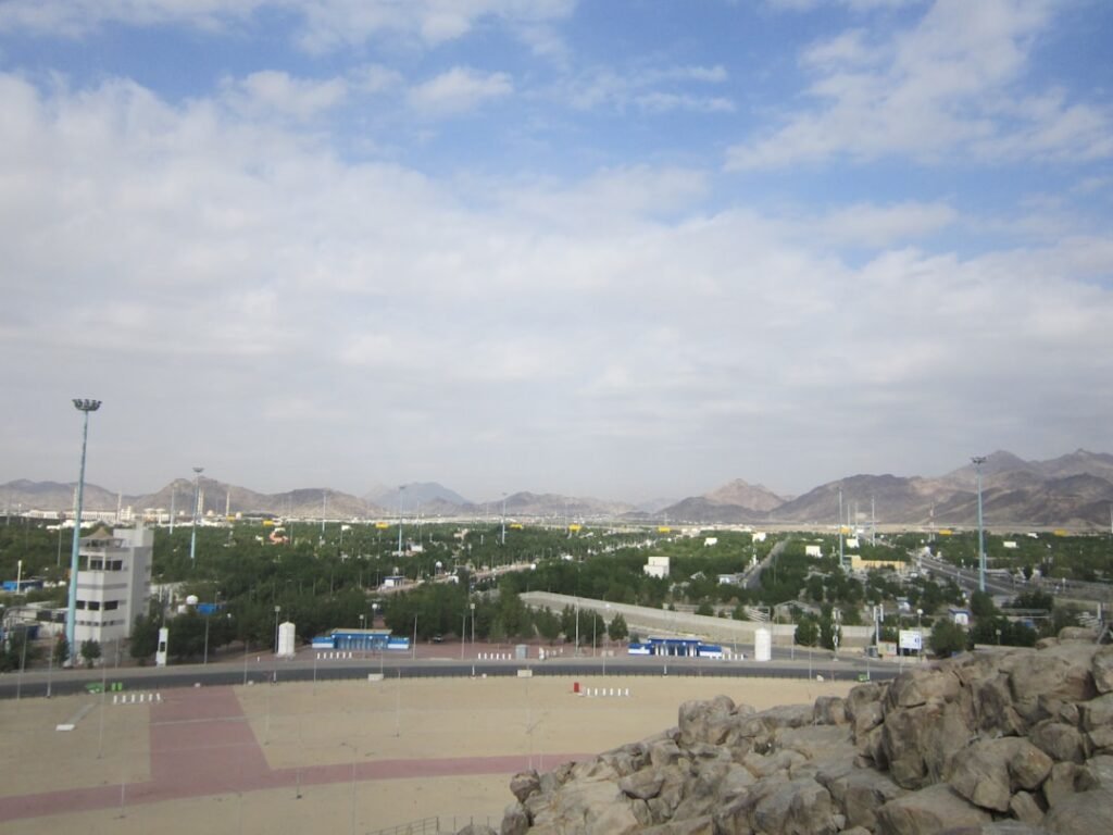 La plaine d’Arafat, près de La Mecque, avec ses collines à l’horizon