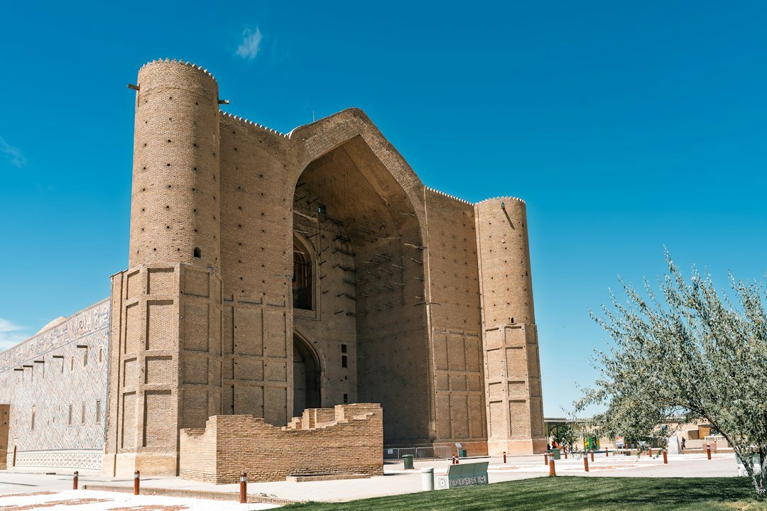 Mausolée monumental en brique de Khoja Ahmed Yasavi, à Turkestan (Kazakhstan)